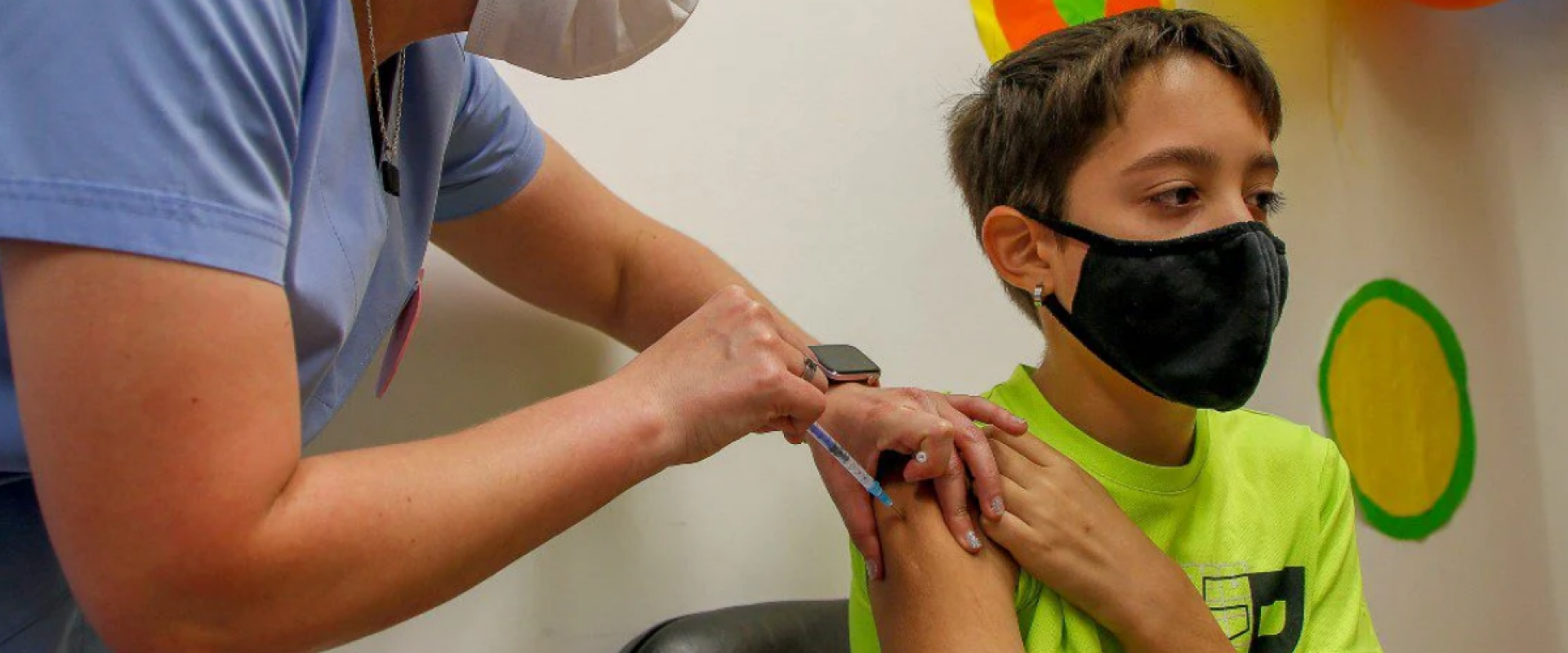 En todos los vacunatorios de la ciudad empezó la campaña de Vacunación COVID-19 para niños y niñas
